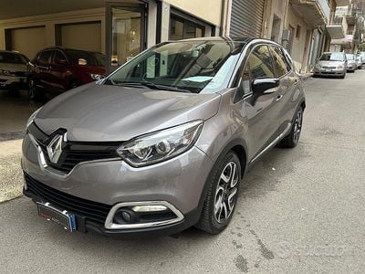Usata Renault Captur Intens 90 CV (66 kW) 2015 Grigio SUV