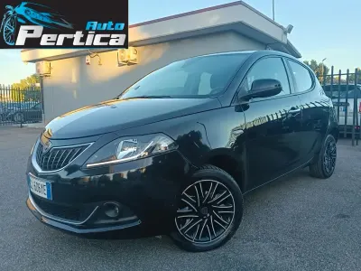 Usata Lancia Ypsilon Gold 69 CV (50 kW) 2022 Nero Utilitaria