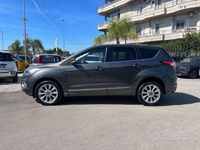 Usata Ford Kuga Vignale 150 CV (110 kW) 2018 Grigio SUV