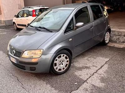 Usata Fiat Idea 101 CV (74 kW) 2006 Grigio Monovolume