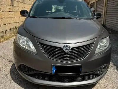 Usata Lancia Ypsilon 69 CV (50 kW) 2013 Utilitaria