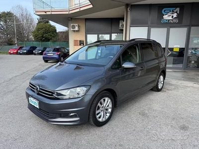 Usata VW Touran Comfortline 116 CV (85 kW) 2018 Grigio Monovolume