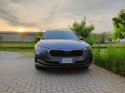 Usata Skoda Octavia Style 116 CV (85 kW) 2023 Grigio Station wagon