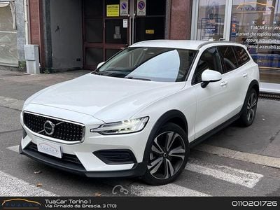 Usata Volvo V60 CC Core 197 CV (144 kW) 2024 Bianco Station wagon