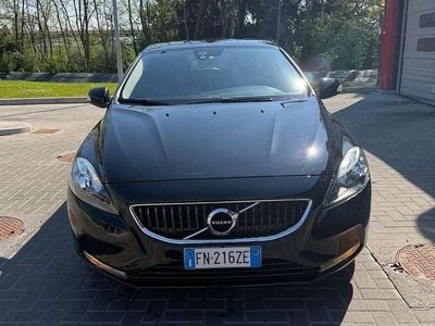 Usata Volvo V40 Business Edition 120 CV (88 kW) 2018 Nero Berlina