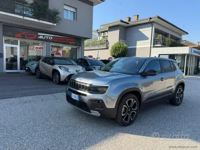 Usata Jeep Avenger Summit 101 CV (74 kW) 2025 Gray SUV