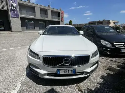 Usata Volvo V90 CC Pro 190 CV (139 kW) 2017 Bianco Station wagon