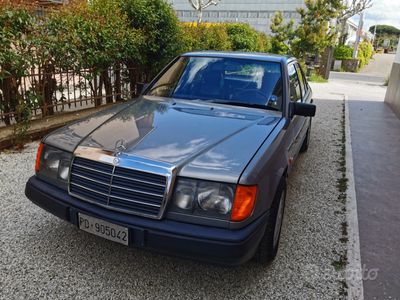 Mercedes E200