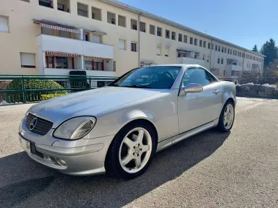 Usata Mercedes SLK320 218 CV (160 kW) 2000 Argento Cabrio