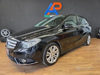 Usata Mercedes B180 Premium 109 CV (80 kW) 2013 Nero Utilitaria