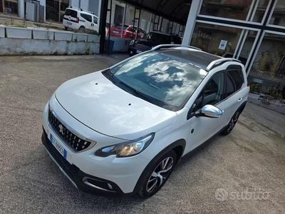 Usata Peugeot 2008 GT-line 110 CV (80 kW) 2018 Bianco SUV