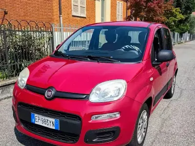 Usata Fiat Panda Pop 69 CV (50 kW) 2013 Rosso Utilitaria