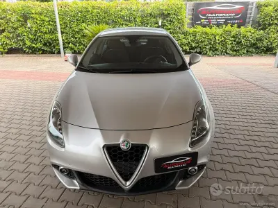 Usata Alfa Romeo Giulietta Super 120 CV (88 kW) 2018 Argento Utilitaria