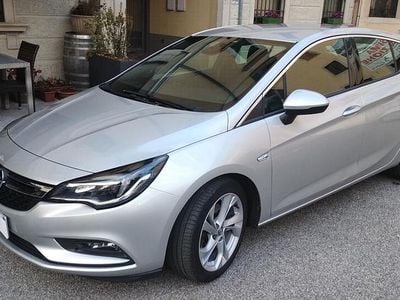 Usata Opel Astra Dynamic 136 CV (100 kW) 2019 Argento Berlina