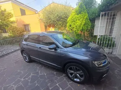 Usata VW Tiguan Sportline 131 CV (96 kW) 2019 Grigio SUV