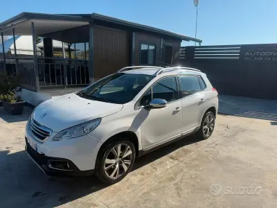Usata Peugeot 2008 Allure 92 CV (67 kW) 2014 Bianco SUV