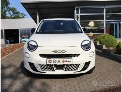 Nuova Fiat 600 La Prima 101 CV (74 kW) 2025 Bianco SUV