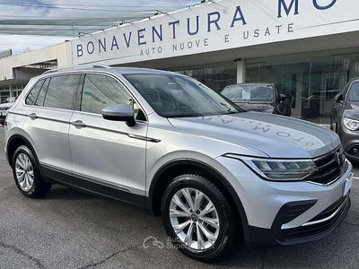 Usata VW Tiguan Life 150 CV (110 kW) 2022 Argento SUV