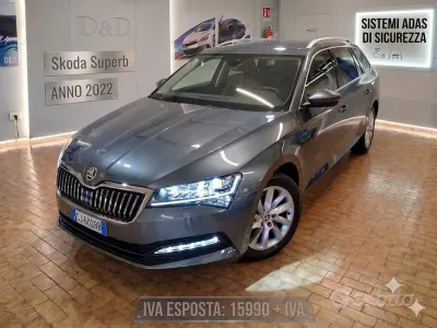 Usata Skoda Superb 150 CV (110 kW) 2022 Grigio scuro Station wagon
