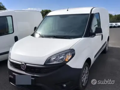 Usata Fiat Doblò Lounge 90 CV (66 kW) 2020 Monovolume