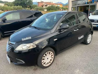 Usata Lancia Ypsilon 95 CV (69 kW) 2011 Nero Utilitaria
