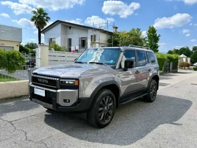 Usata Toyota Land Cruiser Lounge 205 CV (150 kW) 2026 Bronzo SUV