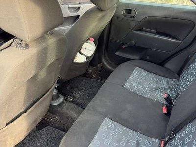 Usata Ford Fiesta Ghia 75 CV (55 kW) 2005 Blu Utilitaria