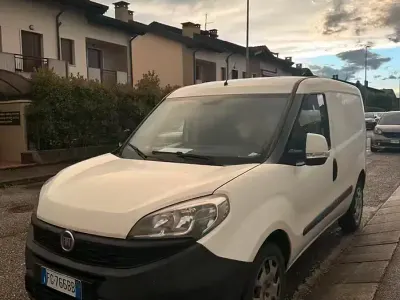 Usata Fiat Doblò 120 CV (88 kW) 2016 Bianco Monovolume