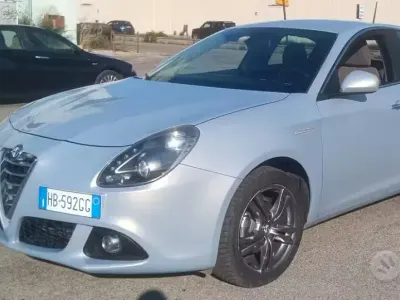 Usata Alfa Romeo Giulietta 105 CV (77 kW) 2013 Bluazzurro Utilitaria