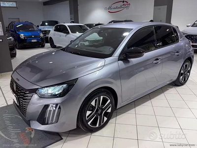 Usata Peugeot 208 Allure 102 CV (75 kW) 2025 Grigio Utilitaria