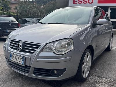 Usata VW Polo Sportline 80 CV (58 kW) 2008 Grigio Utilitaria