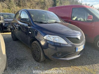 Usata Lancia Ypsilon Gold 69 CV (50 kW) 2018 Blu Utilitaria
