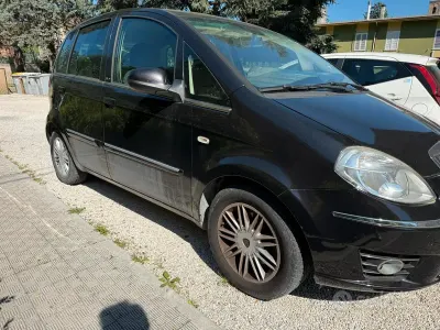 Usata Lancia Musa 90 CV (66 kW) 2010 Nero Monovolume