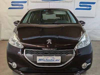 Usata Peugeot 208 Allure 120 CV (88 kW) 2013 Marrone Utilitaria
