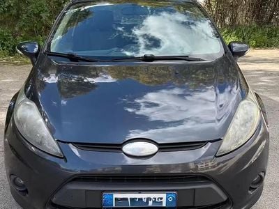 Usata Ford Fiesta Titanium 70 CV (51 kW) 2009 Grigio Utilitaria