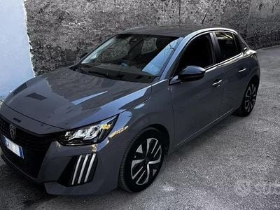 Usata Peugeot 208 Active 75 CV (55 kW) 2024 Grigio Utilitaria