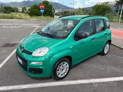 Usado Fiat Panda 69 HP (50 kW) 2015 Verde Citadino