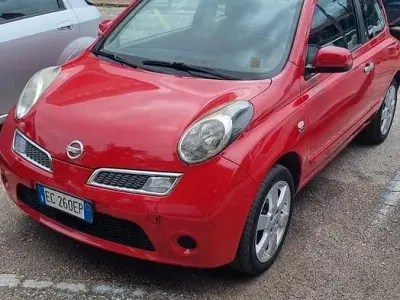 Usata Nissan Micra 78 CV (57 kW) 2010 Rosso Utilitaria