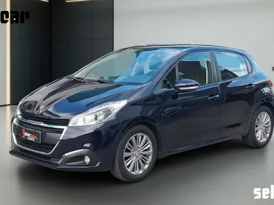 Usata Peugeot 208 Allure 100 CV (73 kW) 2019 Blu Utilitaria