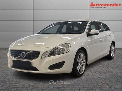 Begagnad Volvo V60 Momentum 136 HK (100 kW) 2013 Vit Kombi