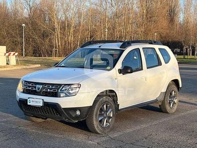 Usata Dacia Duster Lauréate 105 CV (77 kW) 2015 Bianco SUV