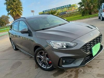 Grigio Usata 2021 Ford Focus Station wagon | 15.600 € (Buon prezzo)
