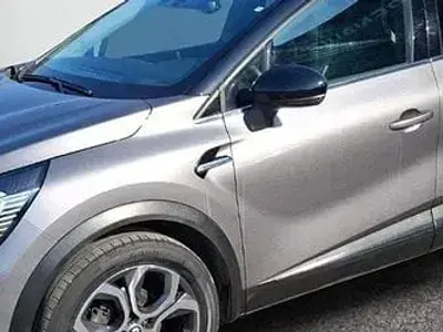 Usata Renault Captur Techno 101 CV (74 kW) 2023 Blu SUV