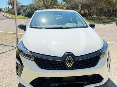 Begagnad Renault Clio V Techno 101 HK (74 kW) 2025 Vit Sedan
