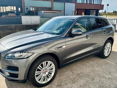 Usata Jaguar F-Pace 180 CV (132 kW) 2017 Grigio SUV