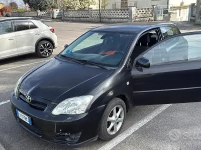 Usata Toyota Corolla Sol 90 CV (66 kW) 2006 Nero Berlina