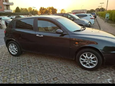 Usata Alfa Romeo 2000 Distinctive 140 CV (102 kW) 2003 Berlina