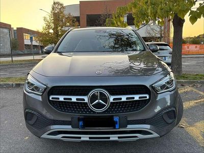Usata Mercedes GLA180 Business 116 CV (85 kW) 2022 Grigio SUV