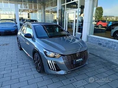 Usata Peugeot 208 GT 145 CV (106 kW) 2025 Grigio Utilitaria