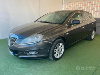 Usata Lancia Delta Silver 120 CV (88 kW) 2011 Grigio Utilitaria
